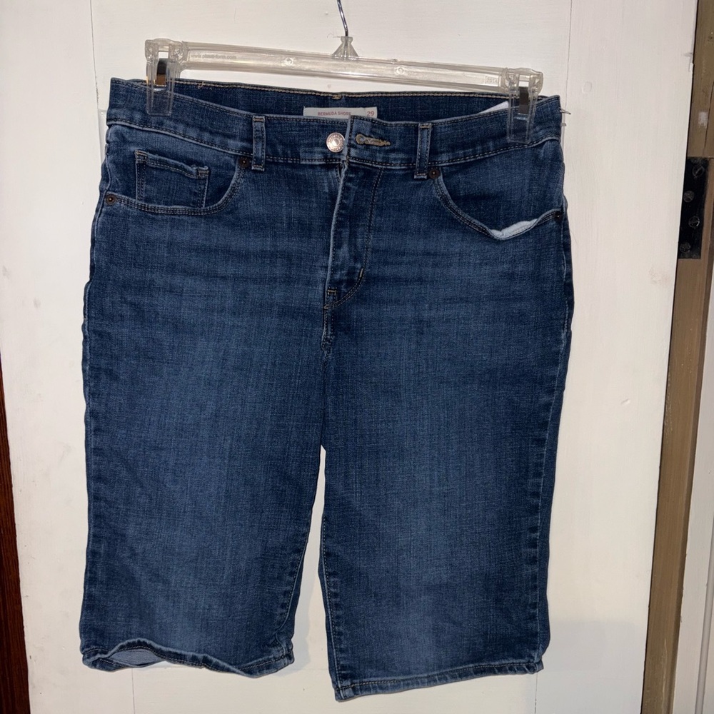 Levi’s burmuda short size 29